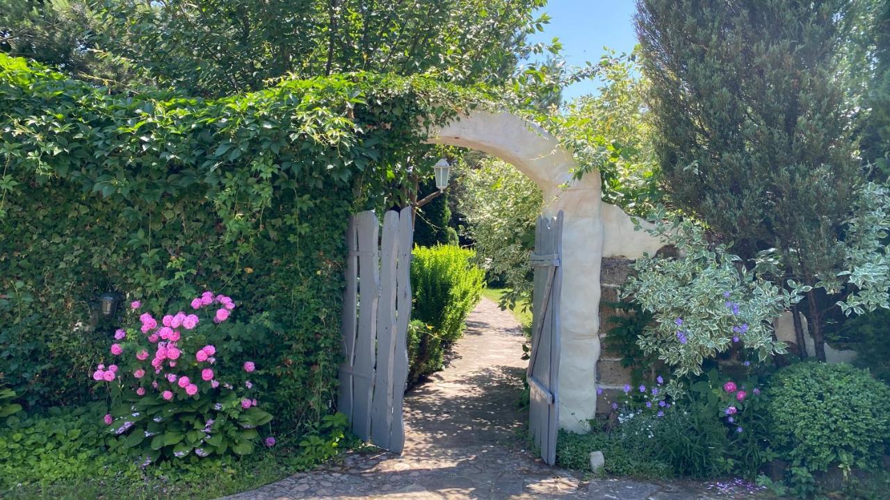 Flower Street سفيتياز المظهر الخارجي الصورة